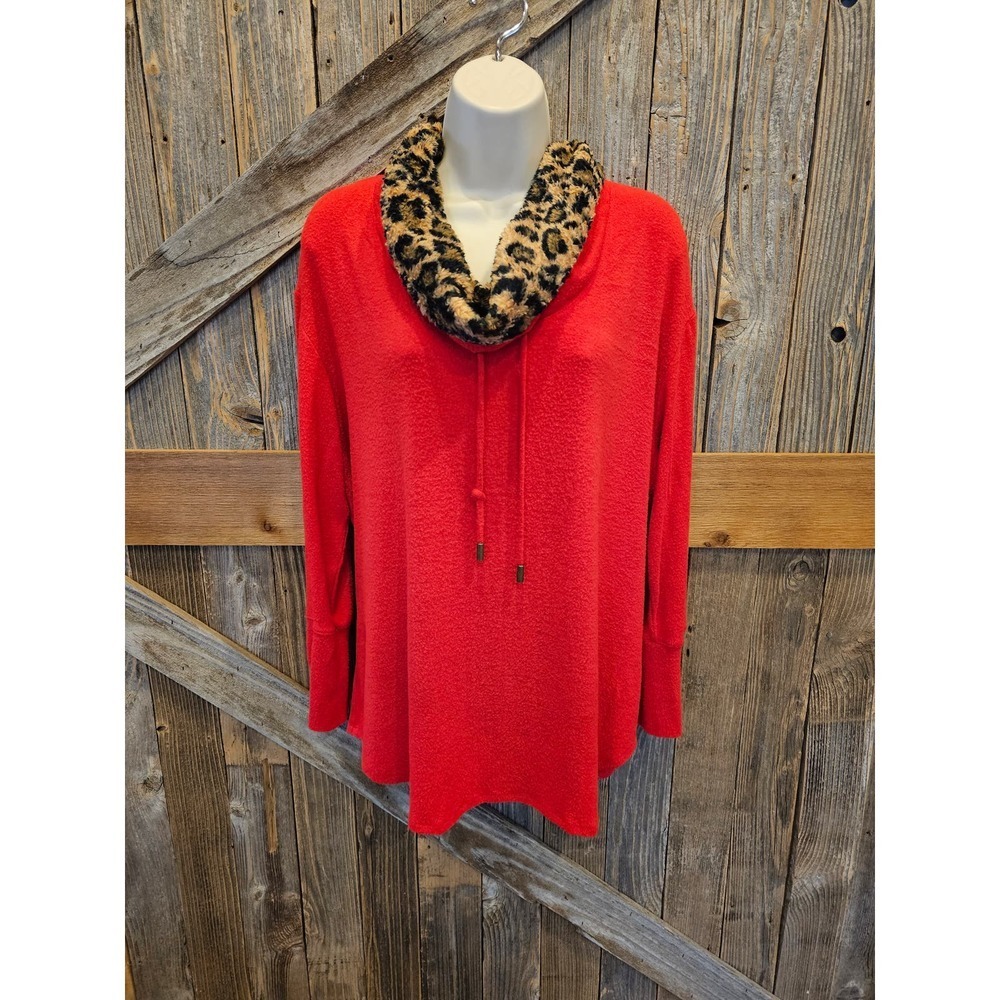 Ruby red L faux fur leapord print turtle neck contract SOFT red tunic ^